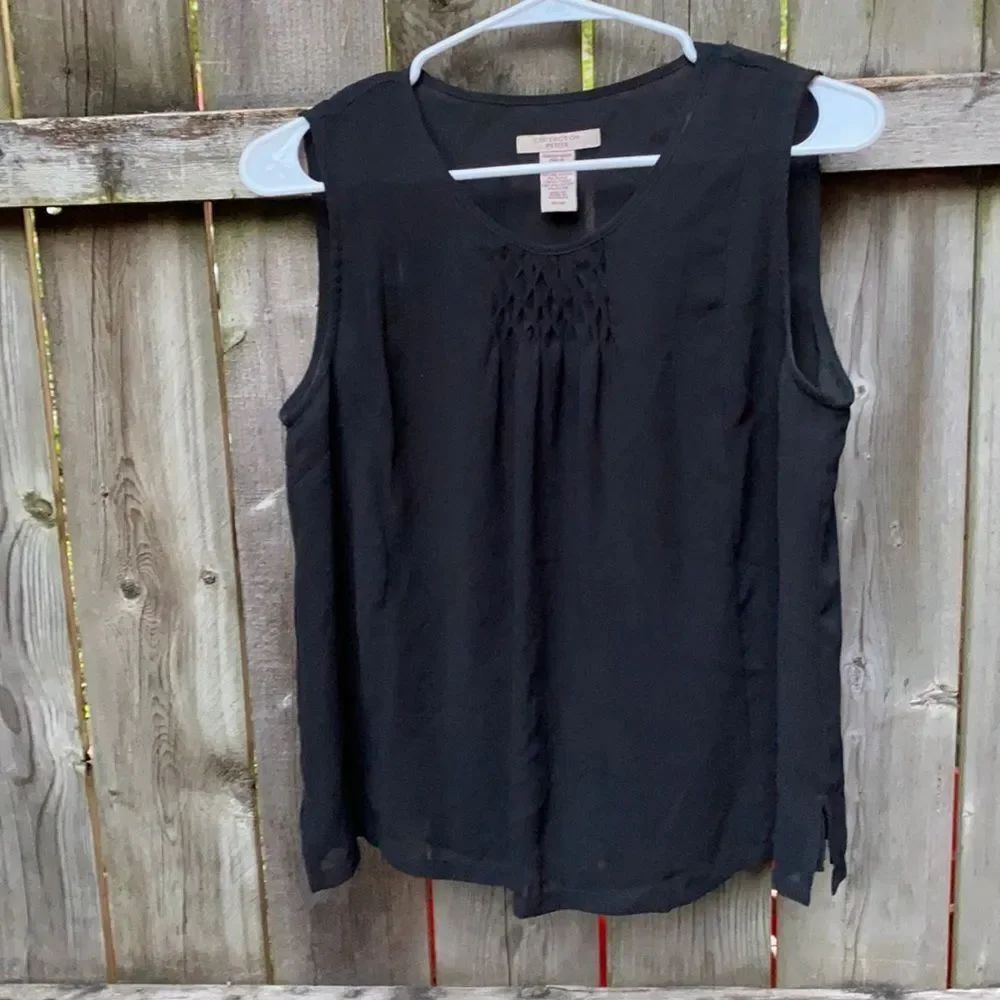 Covington Sheer lined top sz. M petite